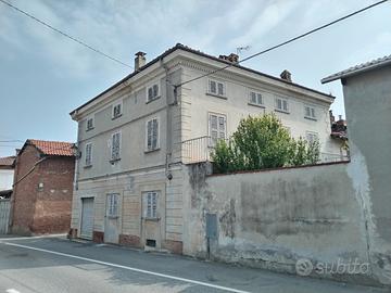 Casa indipendente in paese