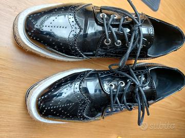 scarpe sportive in vernice