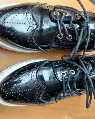 scarpe sportive in vernice