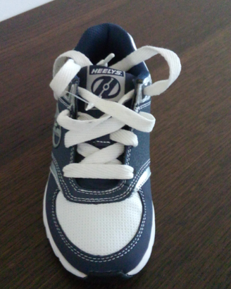 Scarpe con rotelle heelys