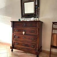 Comò in noce restaurato