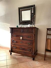 Comò in noce restaurato