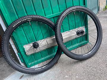 Cerchi MTB in alluminio con pneumatici da 27,5"