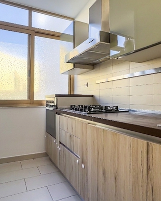 Cucina completa di elettrodomestici