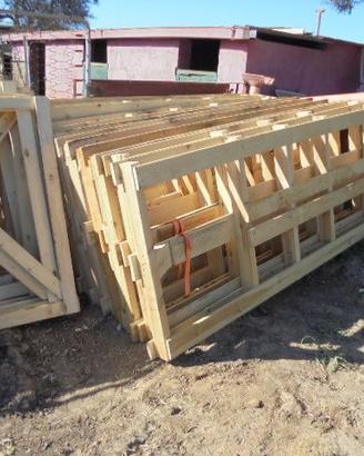 Circa 50 pedane come da foto ideali  x cantieri ec