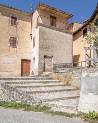 CASA SEMINDIPENDENTE A POGGIO BUSTONE