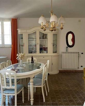 Casa indipendente di 220 m² con più di 5 locali a 