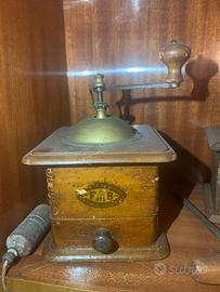 Macinino antiquariato con cassettino