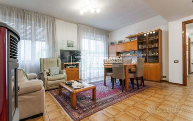 3 locali con box doppio e box singolo