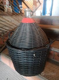 N. 2 damigiane 54 litri