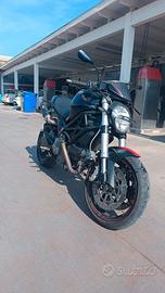 Ducati Monster 696