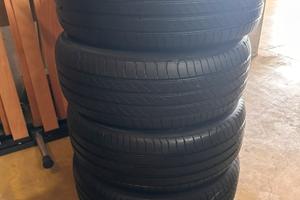 Gomme auto