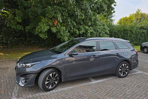Kia Ceed sw plug in Spirit full optional