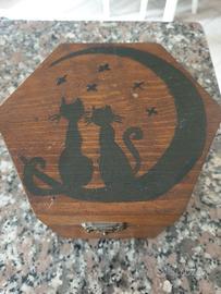 scatola legno esagonale  disegno gattini