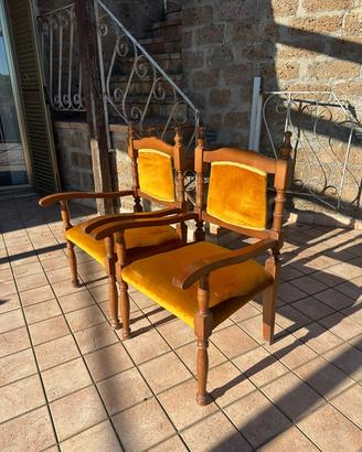 Coppia di sedie vintage in legno e stoffa