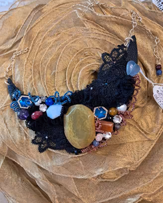 Collana Artigianale Pizzo e Pietre Dure - Nuova