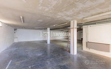 VENDITA CAPANNONE INDUSTRIALE ADIACENTE ALLE TANGE