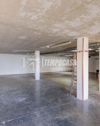 VENDITA CAPANNONE INDUSTRIALE ADIACENTE ALLE TANGE