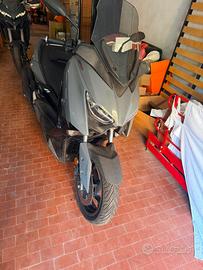 YAMAHA X MAX 125