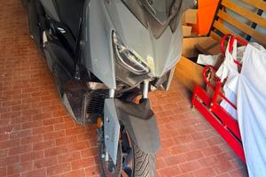 YAMAHA X MAX 125