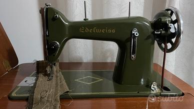 Macchina da cucire d’epoca