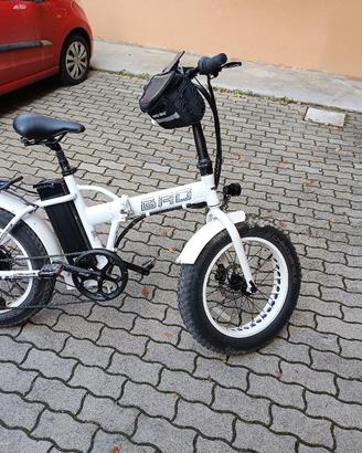 Bici Elettrica BAD BIKE nuova pieghevole