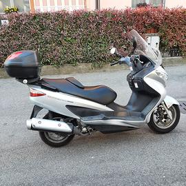 Suzuki burgman 200