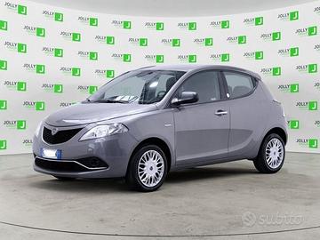 Lancia Ypsilon 1.0 firefly hybrid Silver s&s 70cv