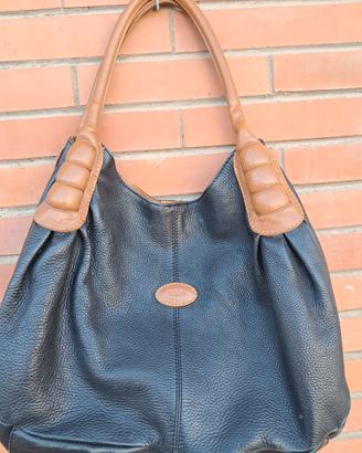 Borsa nera hobo in pelle martellata