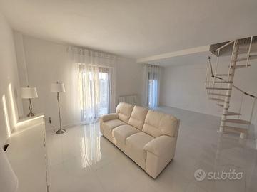 ZONA POSTE Ristrutturato con garage doppio