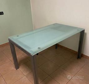 Tavolo allungabile in vetro