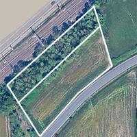 Appezzamento di terreno con annesso boschetto