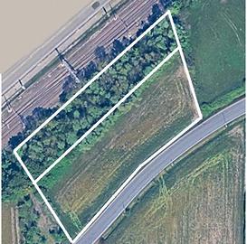 Appezzamento di terreno con annesso boschetto