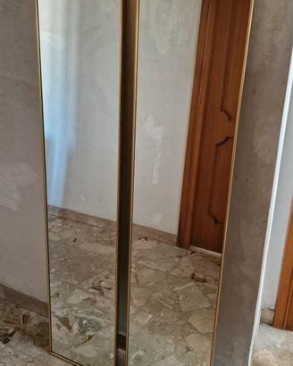 Coppia Specchi da Parete Verticali con Cornice Oro