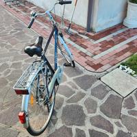Bicicletta  con pedalata assistita 