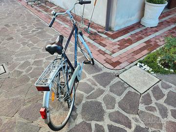 Bicicletta  con pedalata assistita 