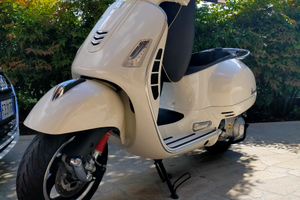 Vespa Gts 300