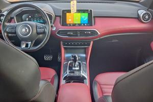 MG EHS PHEV Exclusive – Total Black, Full Optional