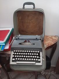 macchina da scrivere vintage 