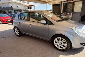 Opel Corsa 1.4 16V 5 porte Cosmo