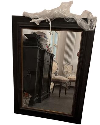 Specchio grande con cornice in legno