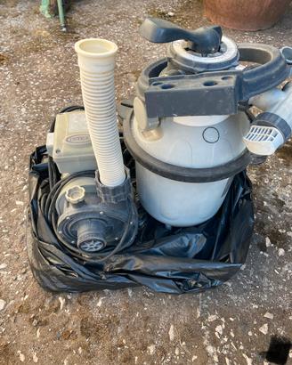 Pompa con filtro per piscina Intex SF90220T.