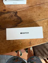 Apple Watch SE 3 – 40 mm – Starlight – GPS + Cellu