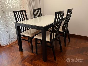 Tavolo rettangolare allungabile con 4 Sedie