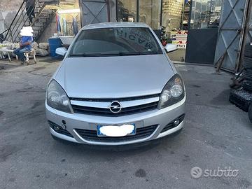 Ricambi Opel Astra GTC 1.9 CDTI 16V 150cv del 2006