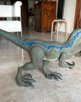 Dinosauro Jurassic World Blue Gigante