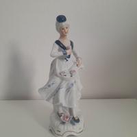 Statuina femminile in porcellana stile Capodimonte