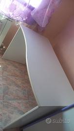 Scrivania in legno