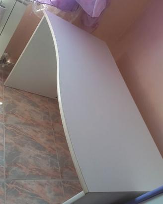 Scrivania in legno