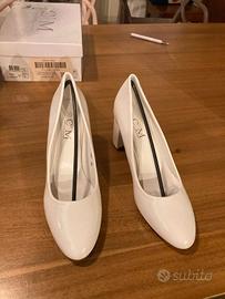 Scarpe con il tacco eleganti